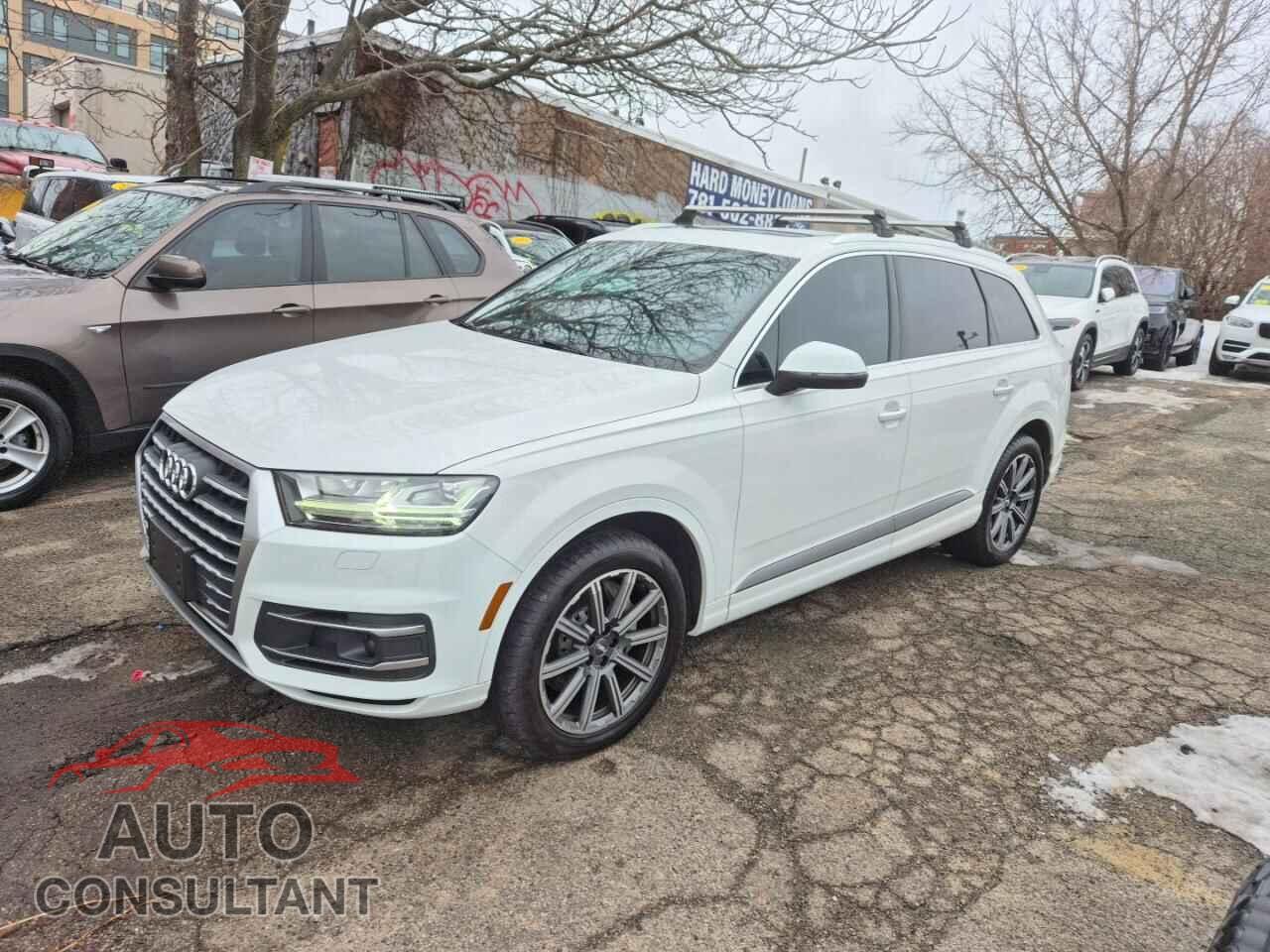 AUDI Q7 2018 - WA1LAAF7XJD016473