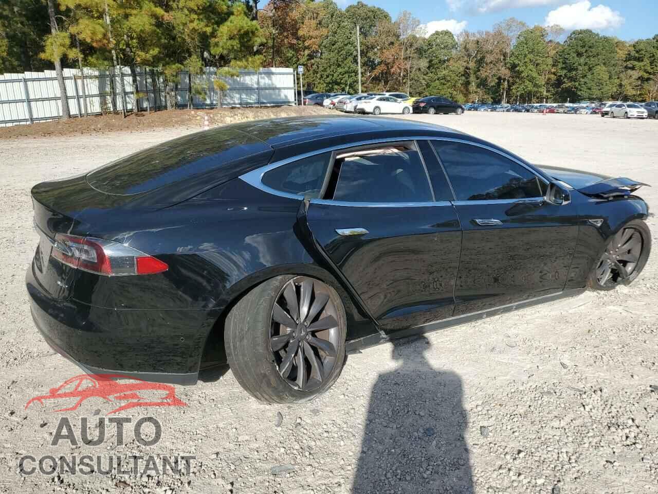 TESLA MODEL S 2015 - 5YJSA1E20FF107579