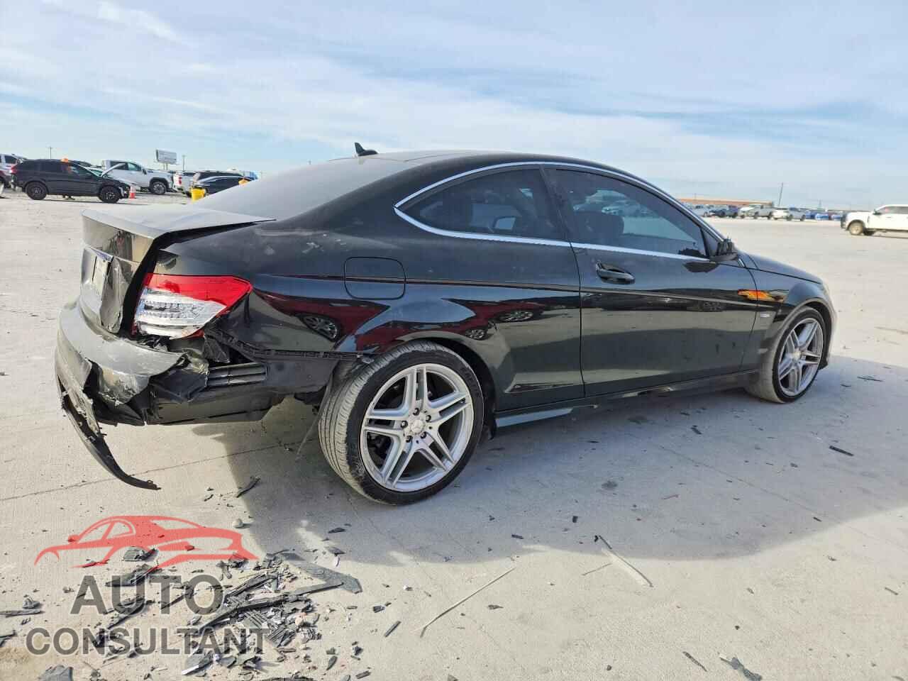 MERCEDES-BENZ C-CLASS 2012 - WDDGJ4HB7CF778375