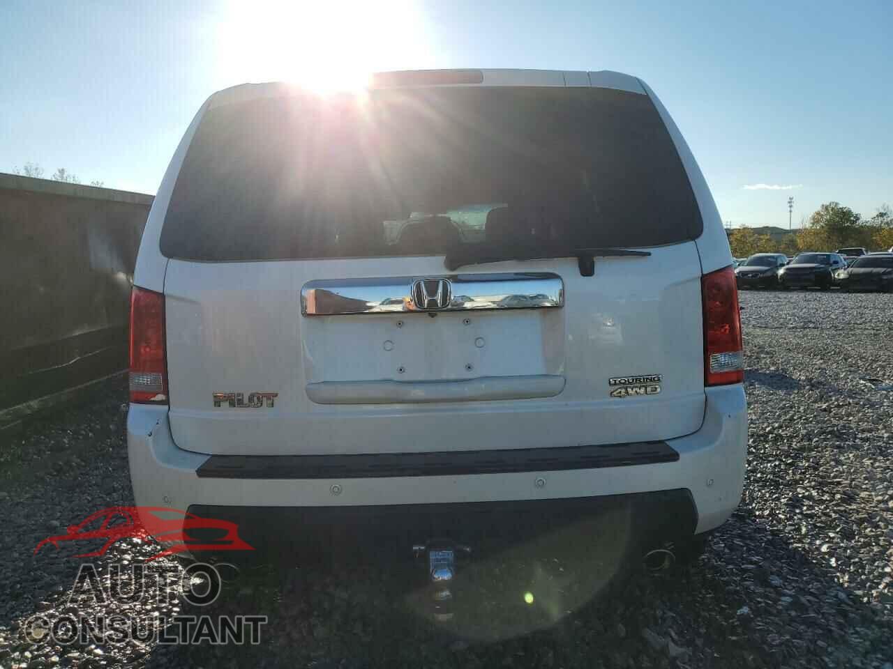 HONDA PILOT 2011 - 5FNYF4H96BB092375