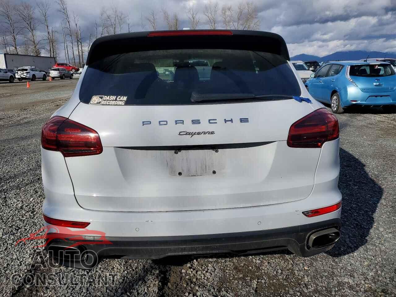PORSCHE CAYENNE 2018 - WP1AA2A28JKA03617