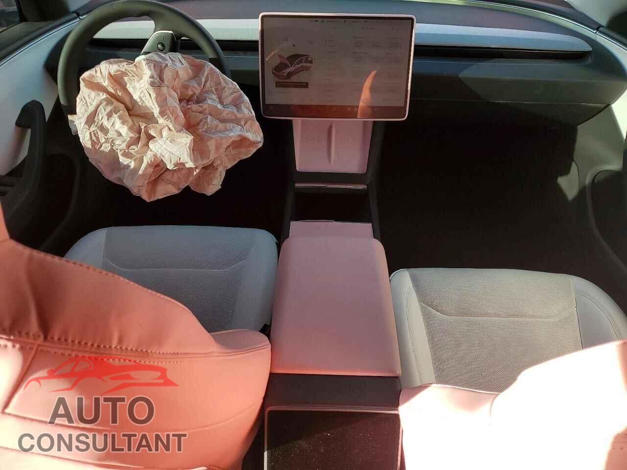 TESLA MODEL 3 2025 - 5YJ3E1EA3SF060106