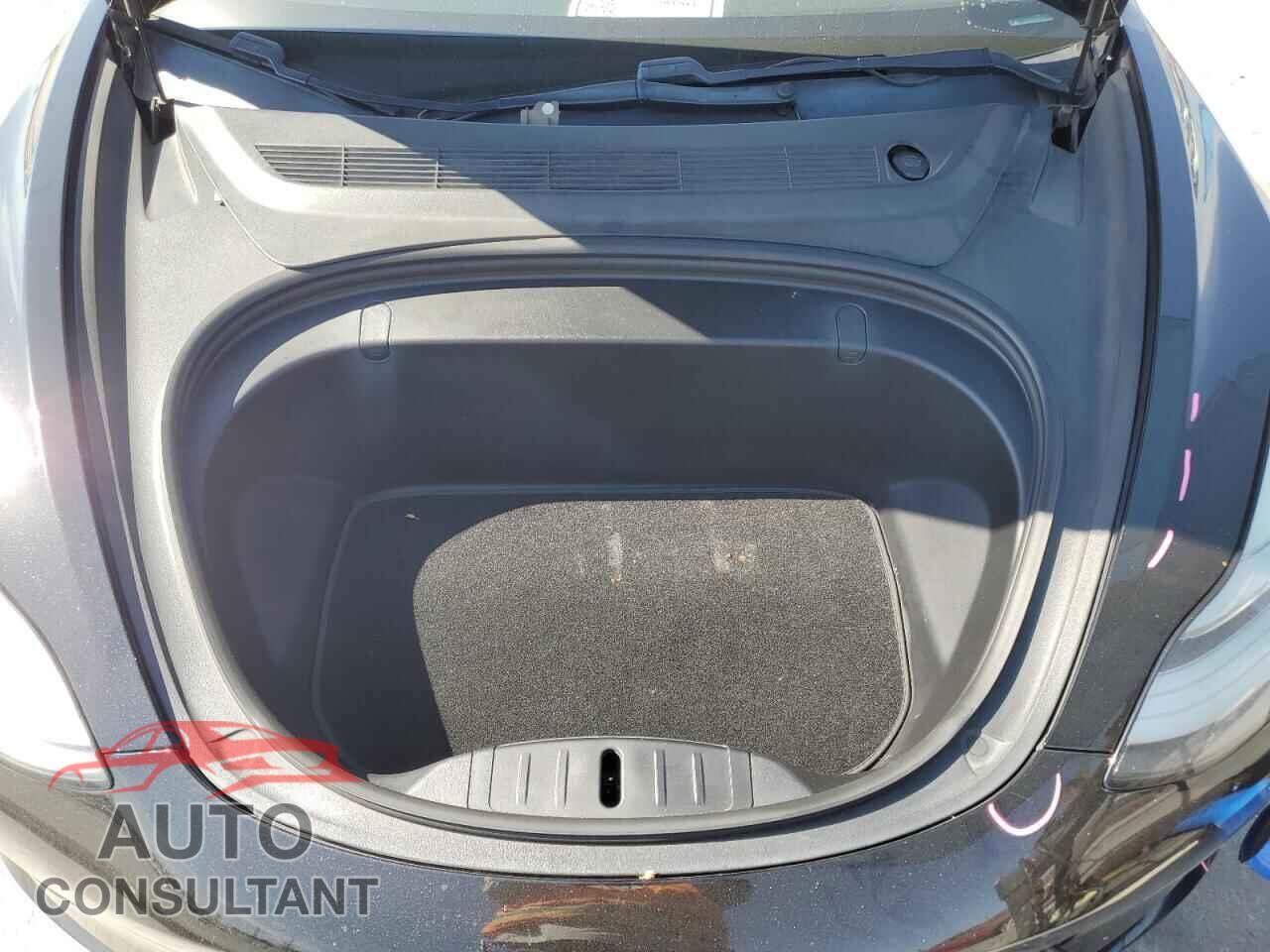 TESLA MODEL 3 2019 - 5YJ3E1EB2KF434407