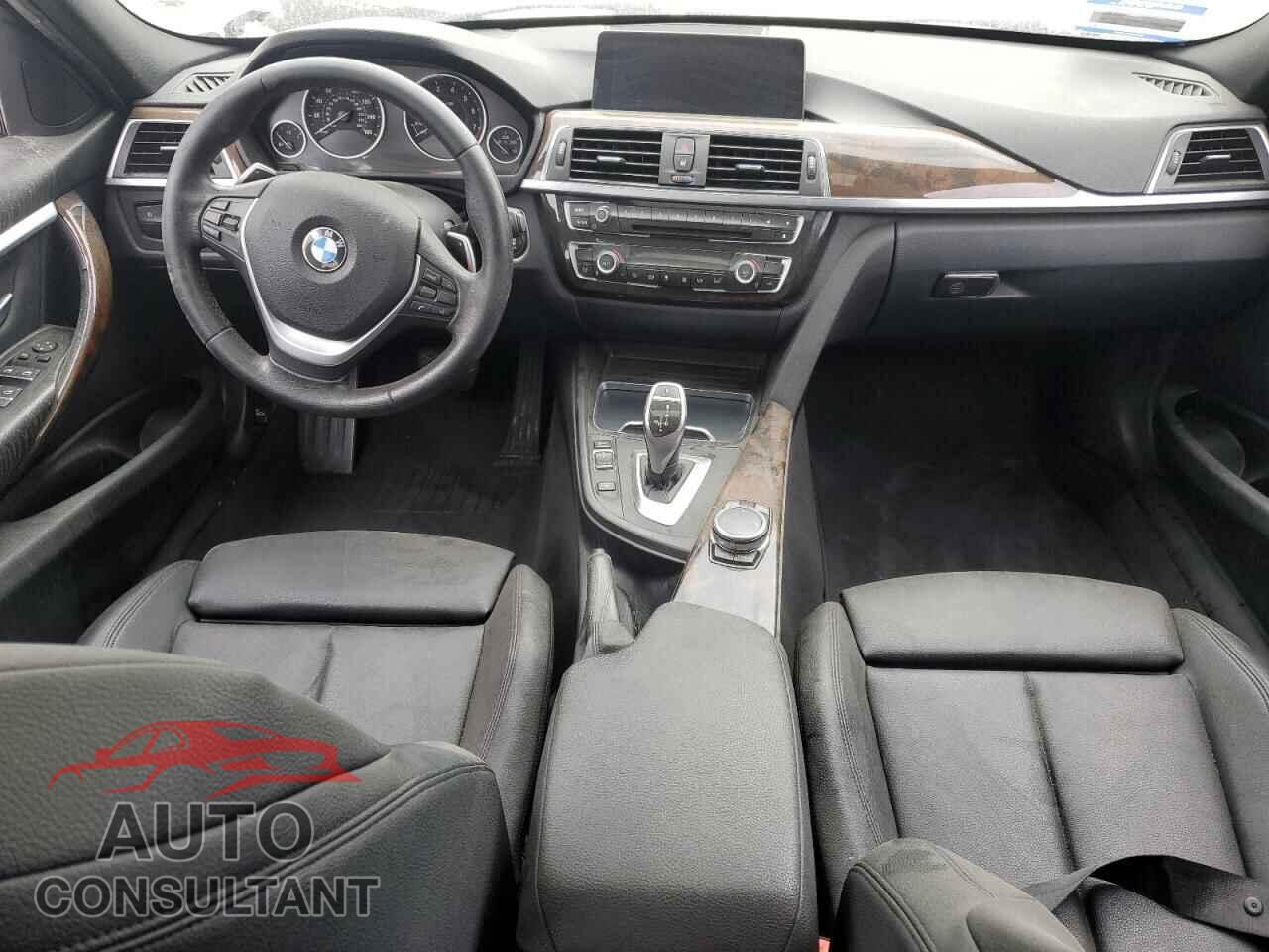 BMW 3 SERIES 2016 - WBA8E9G55GNU30305