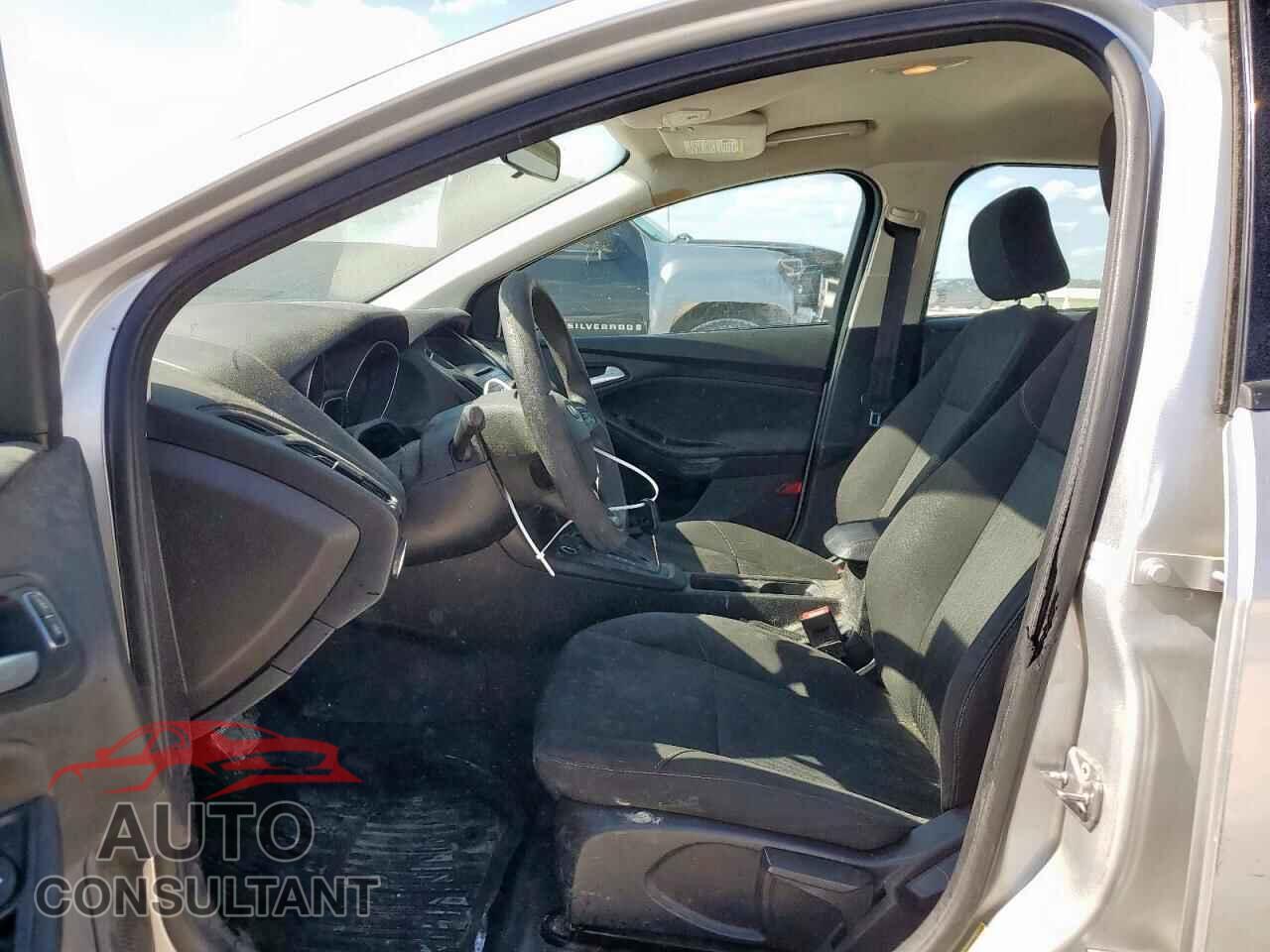 FORD FOCUS 2017 - 1FADP3F28HL285554