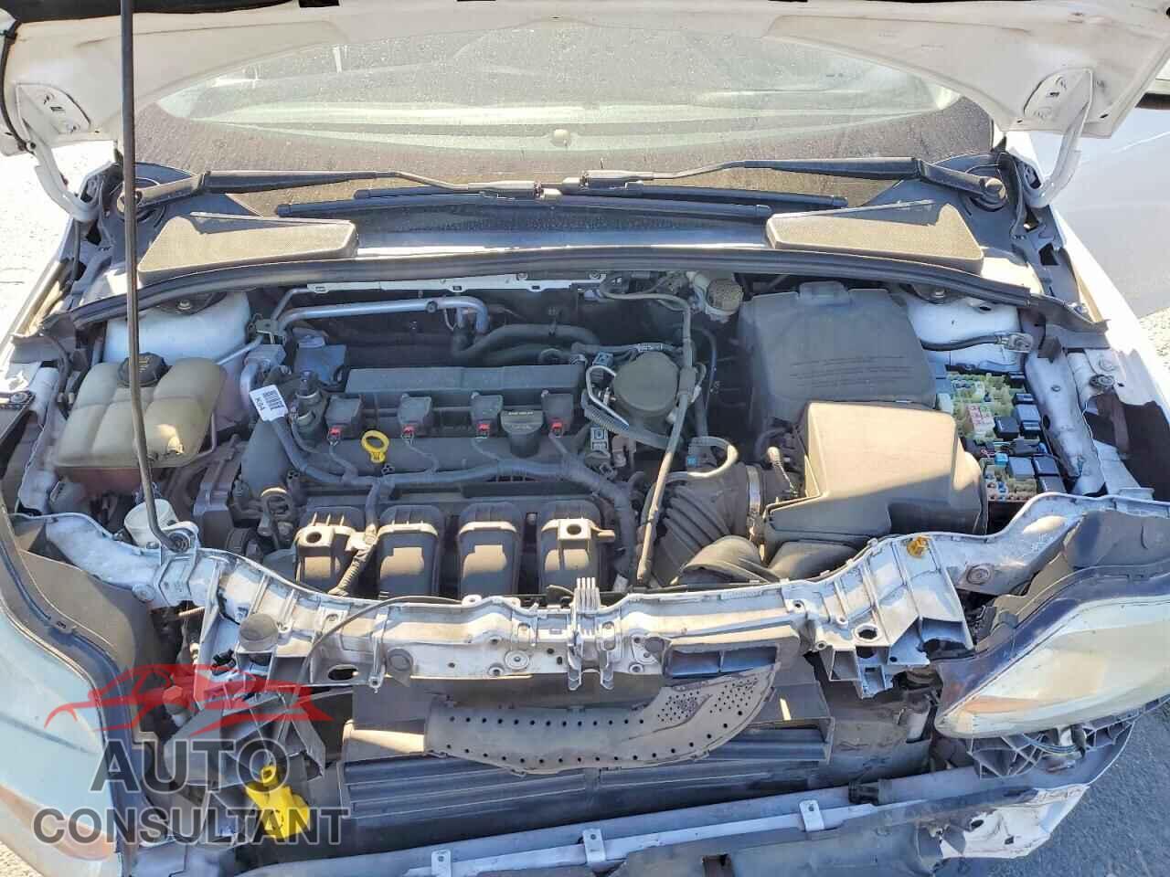 FORD FOCUS SE 2014 - 1FADP3K20EL334702