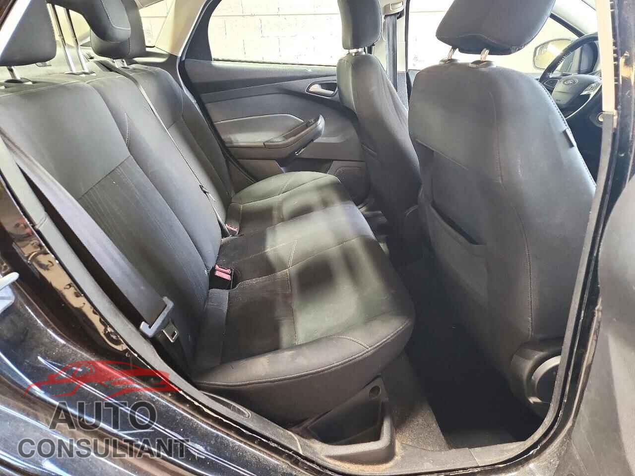 FORD FOCUS 2015 - 1FADP3F21FL200891