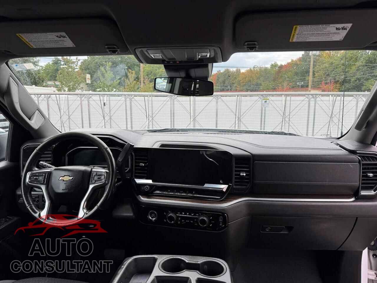 CHEVROLET SILVERADO 2022 - 1GCRDKEK9NZ622245