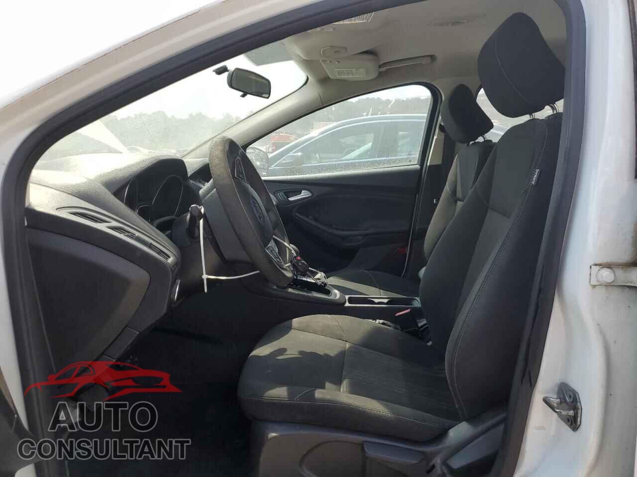 FORD FOCUS 2017 - 1FADP3K28HL207989