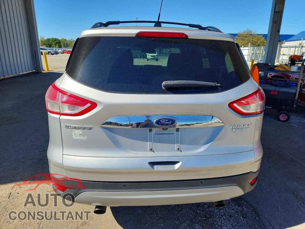 FORD ESCAPE 2016 - 1FMCU0J95GUA74981