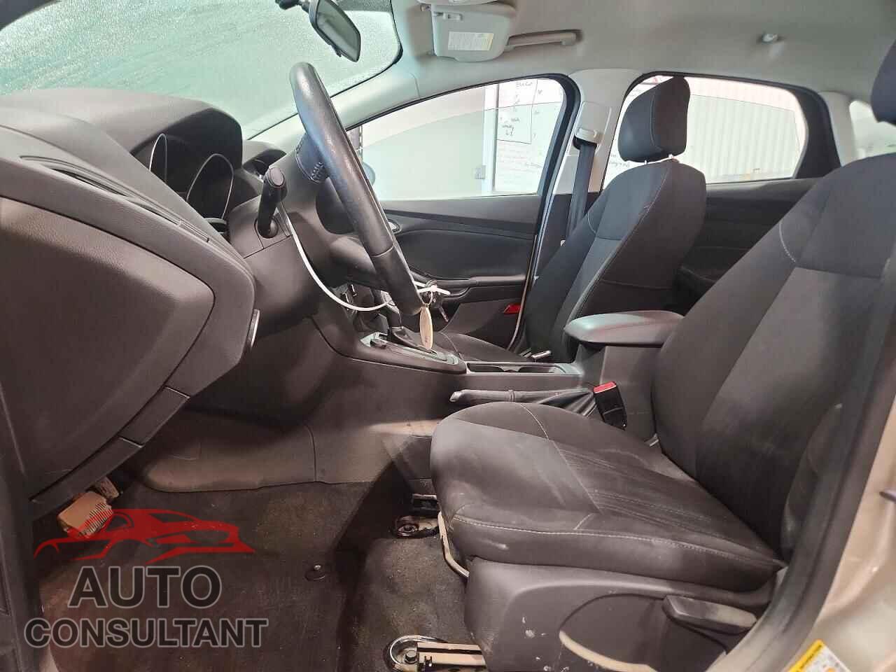 FORD FOCUS 2017 - 1FADP3F21HL205883