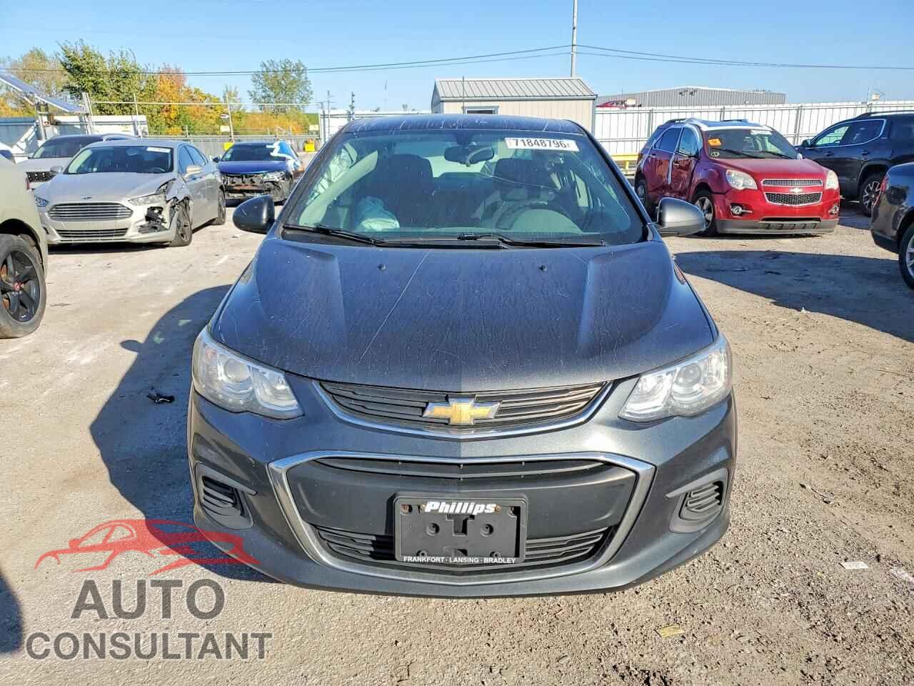 CHEVROLET SONIC 2017 - 1G1JD5SH2H4121988