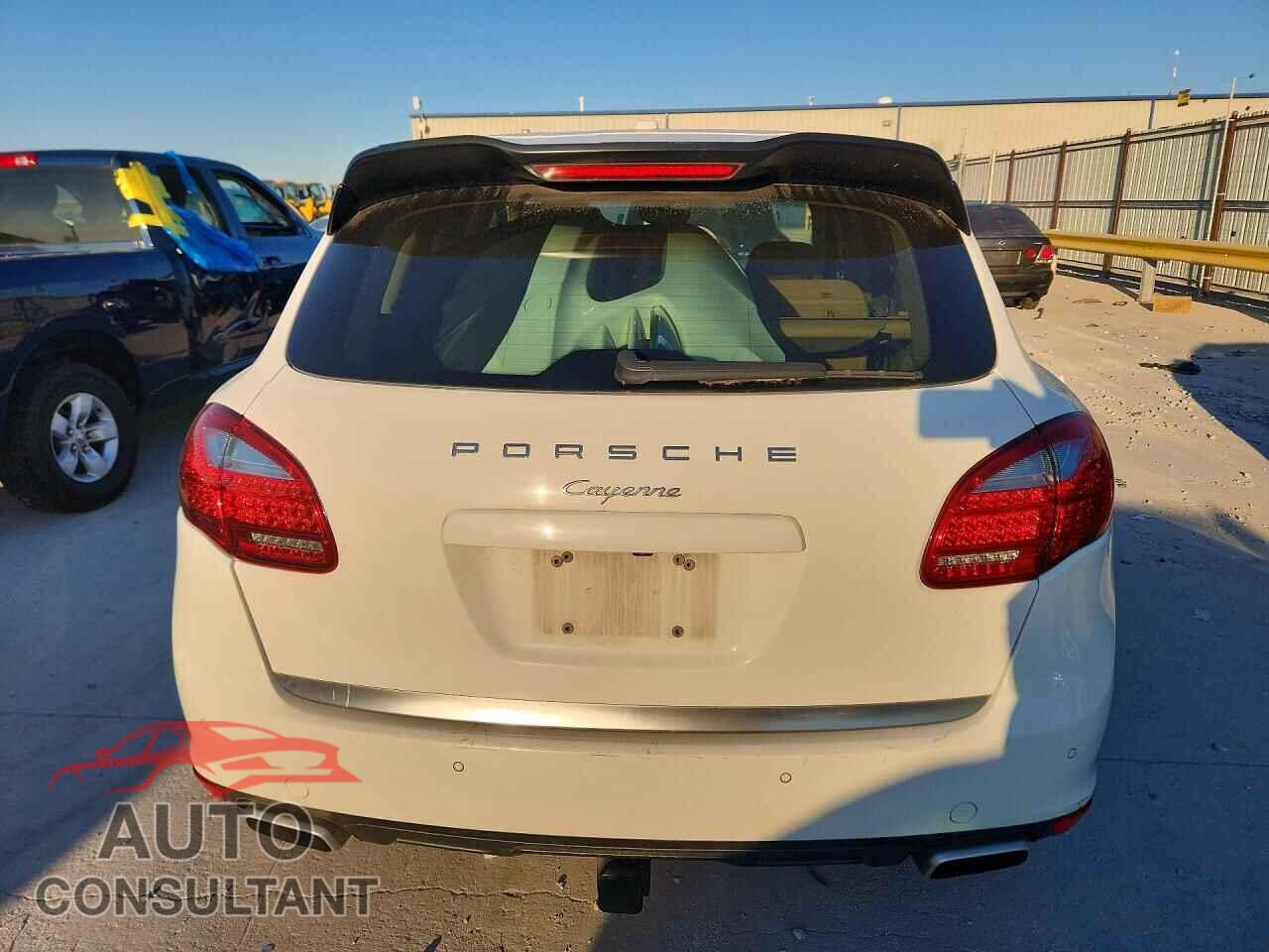 PORSCHE CAYENNE 2014 - WP1AA2A25ELA01310