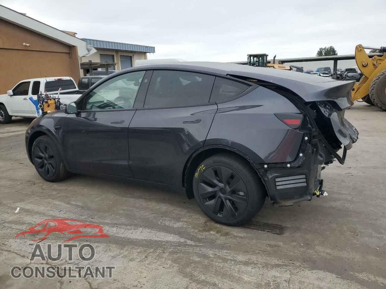 TESLA MODEL Y 2024 - 7SAYGDED0RF109366