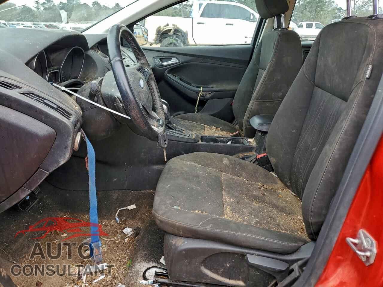 FORD FOCUS 2015 - 1FADP3K21FL240426
