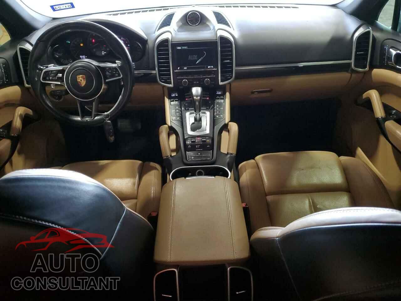 PORSCHE CAYENNE 2016 - WP1AA2A25GLA04971