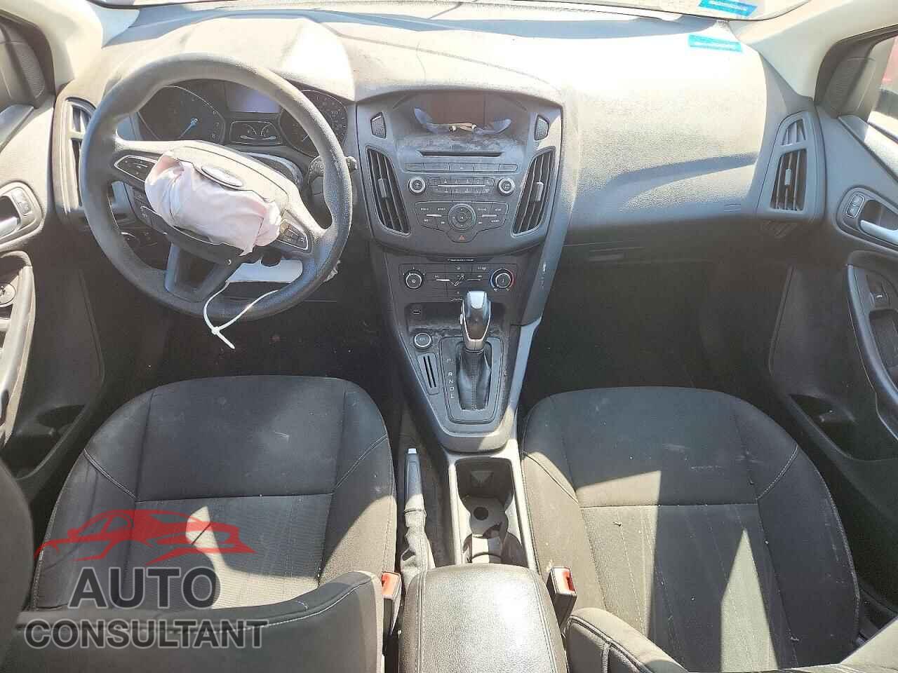 FORD FOCUS 2015 - 1FADP3K22FL357142