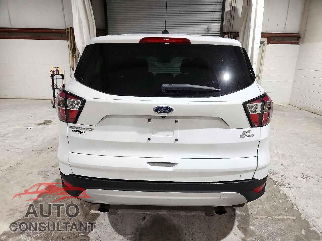 FORD ESCAPE 2017 - 1FMCU0GD1HUE51383