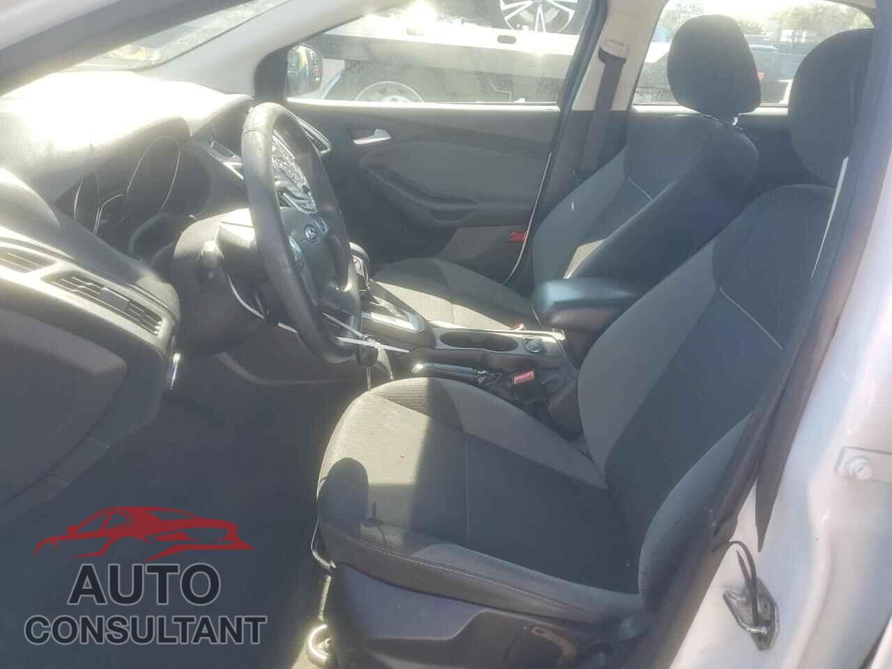 FORD FOCUS 2014 - 1FADP3F22EL400774