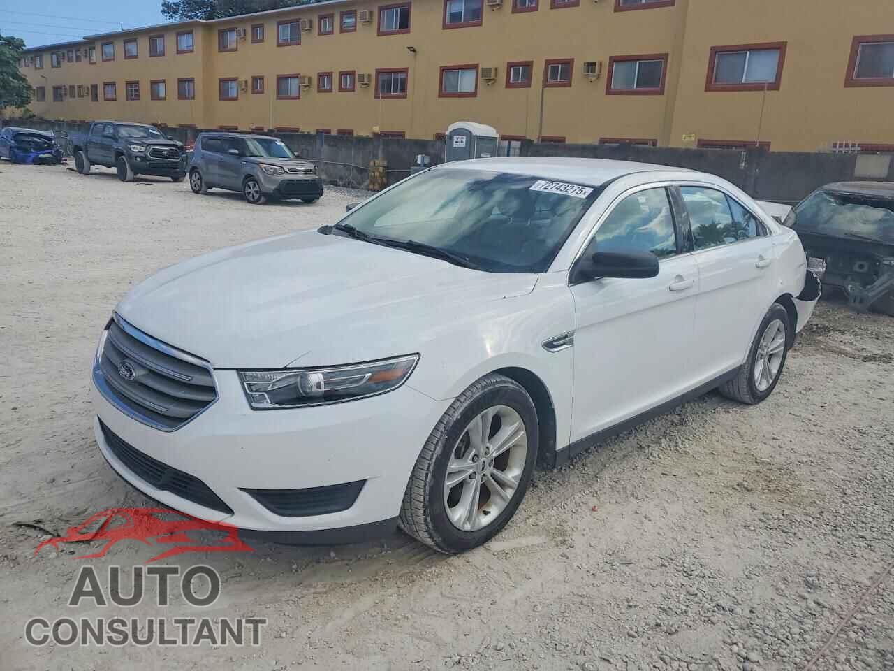 FORD TAURUS 2018 - 1FAHP2D84JG104659