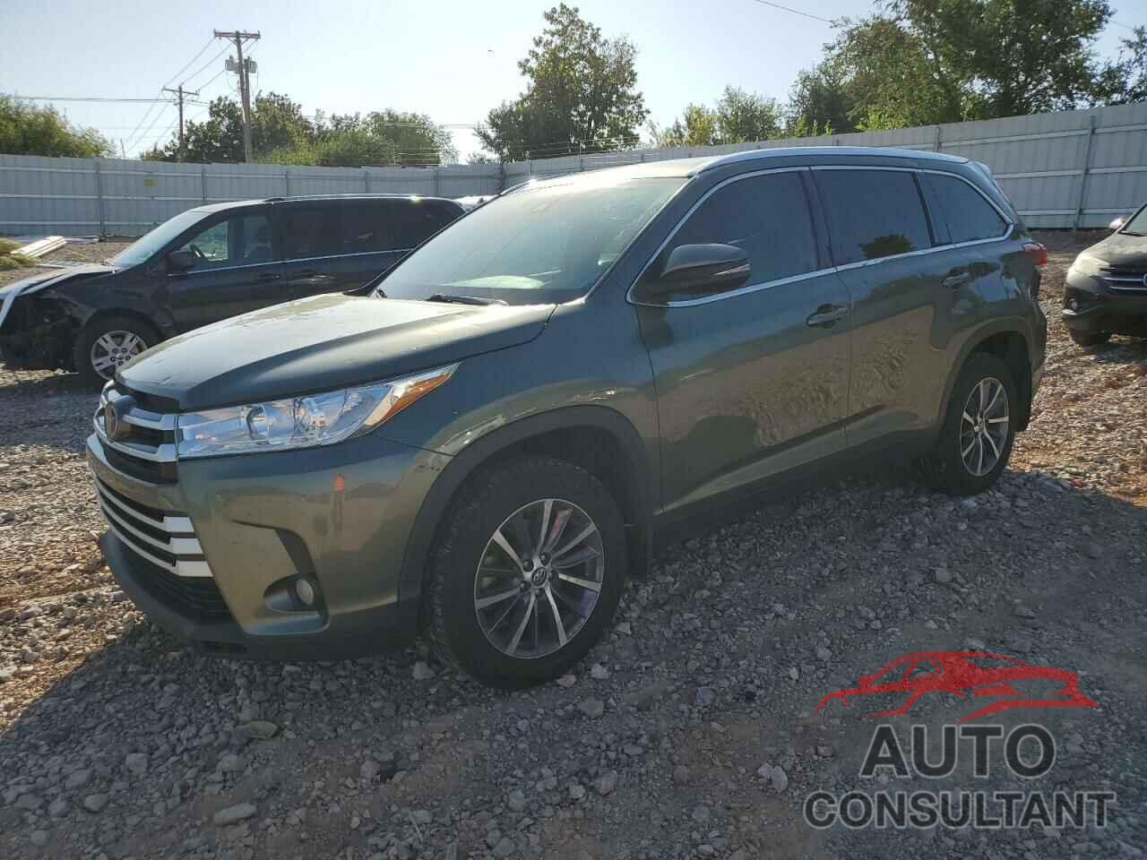 TOYOTA HIGHLANDER 2019 - 5TDJZRFH5KS945618