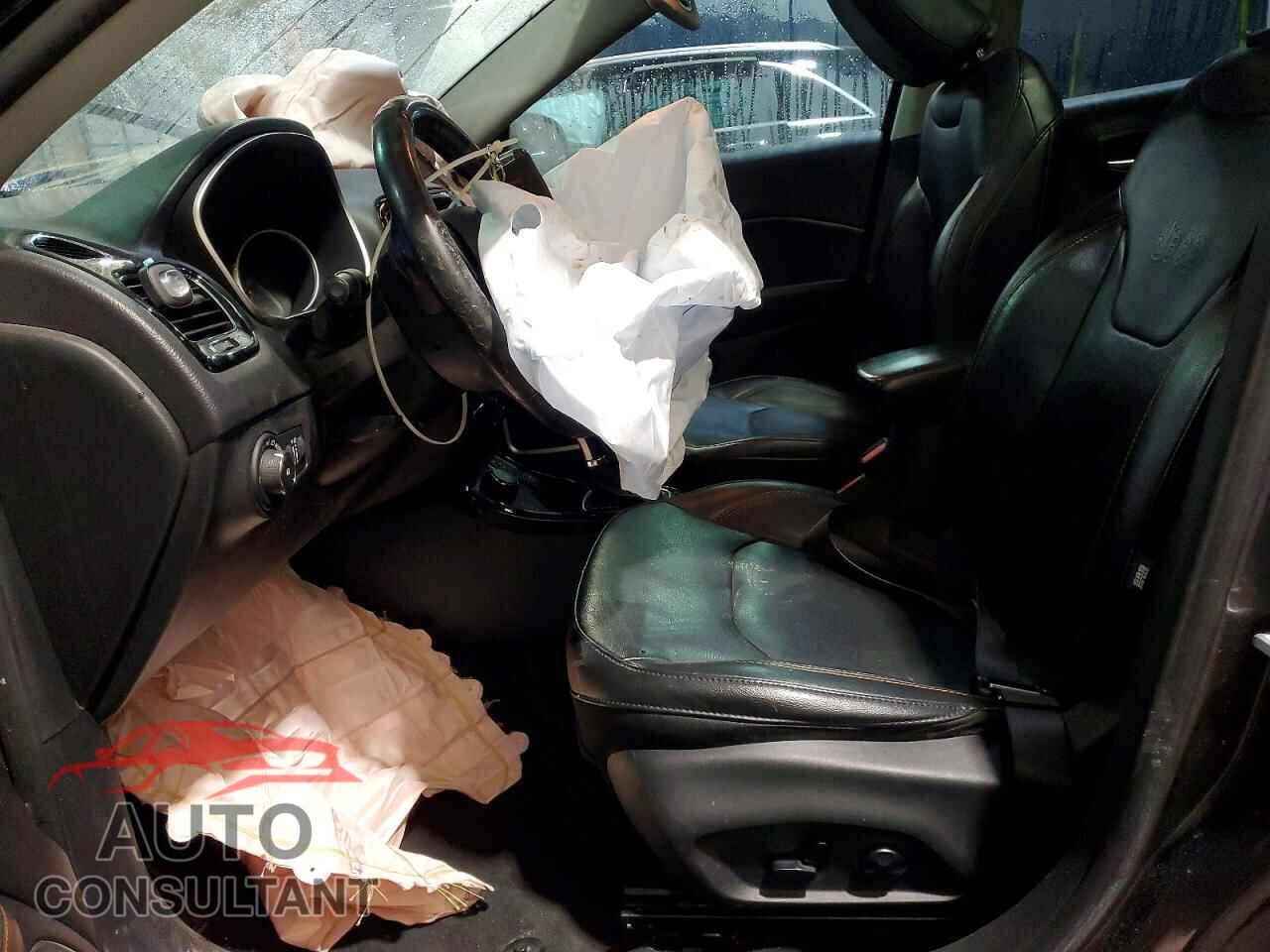 JEEP COMPASS 2020 - 3C4NJDCB2LT105136