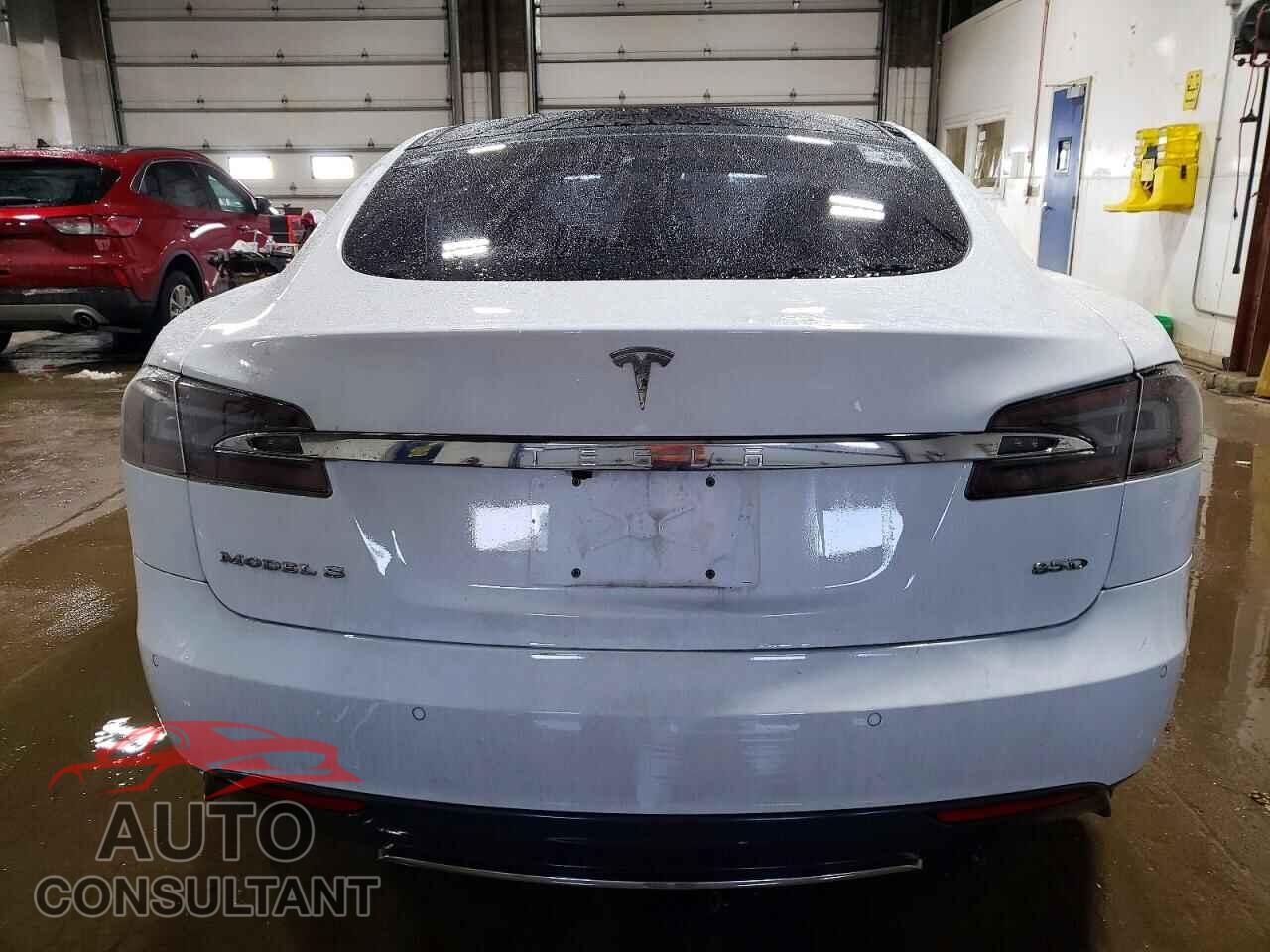 TESLA MODEL S 2015 - 5YJSA1E2XFF108402