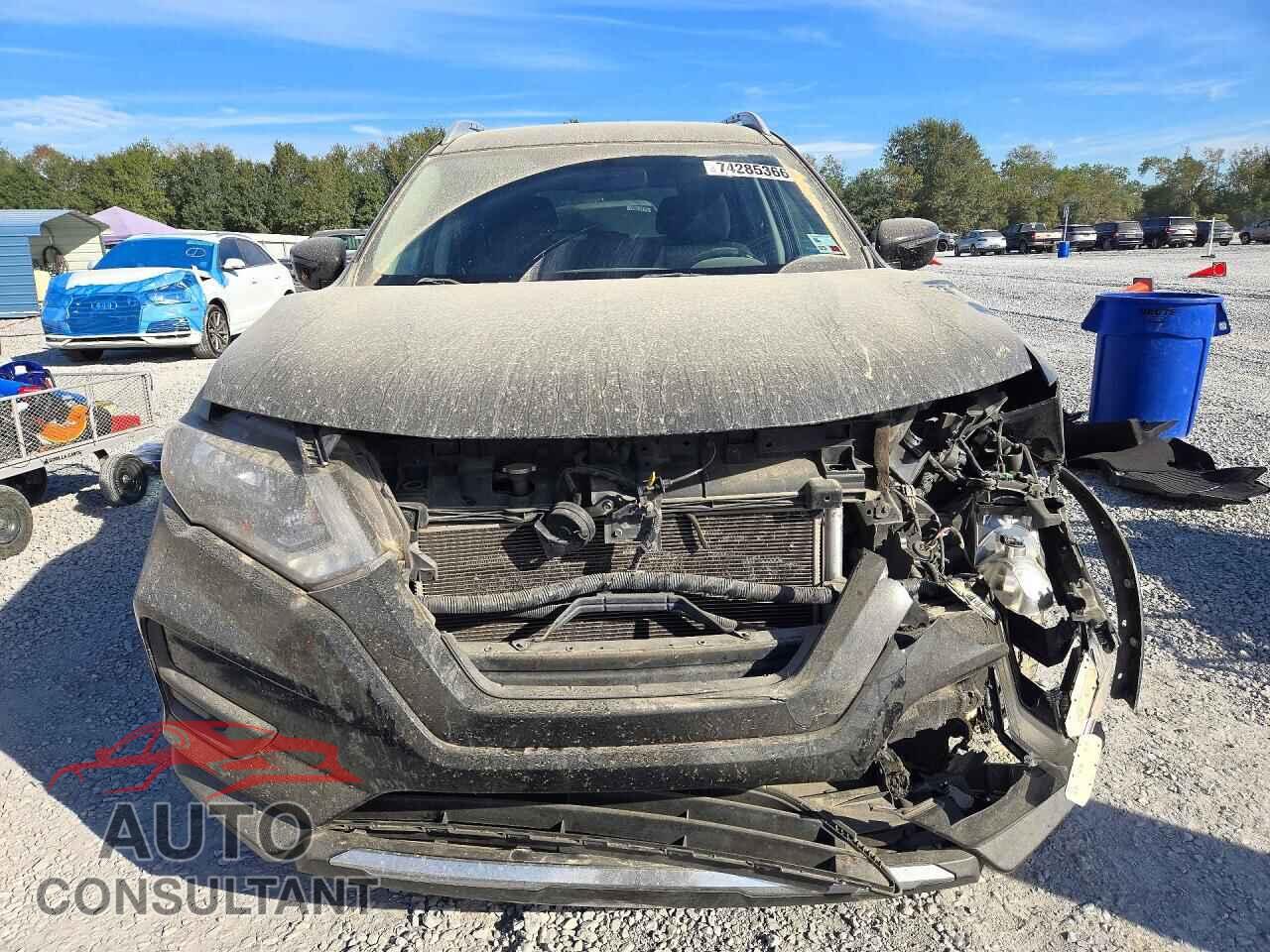 NISSAN ROGUE 2017 - KNMAT2MT3HP538772