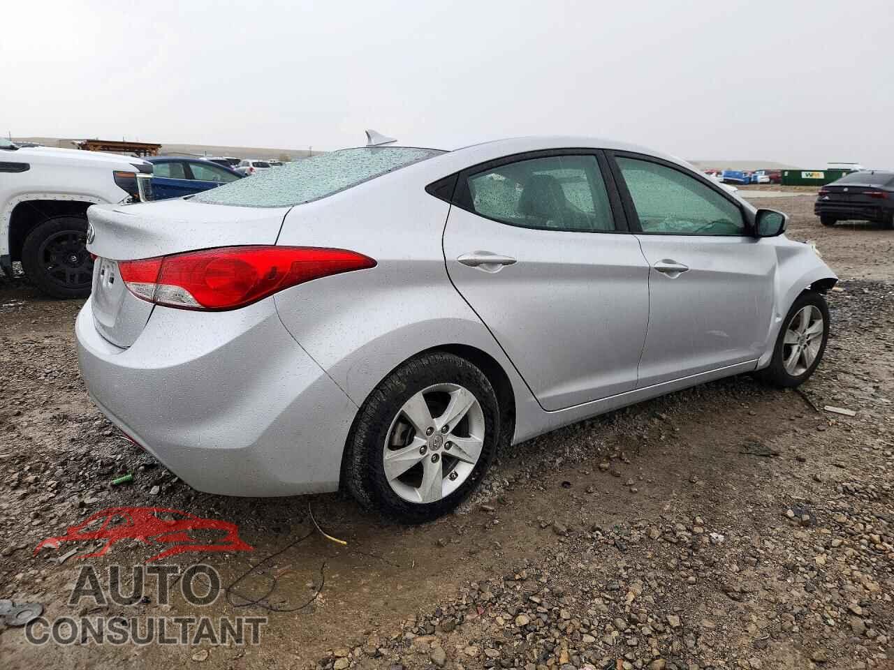 HYUNDAI ELANTRA 2013 - KMHDH4AE7DU521237