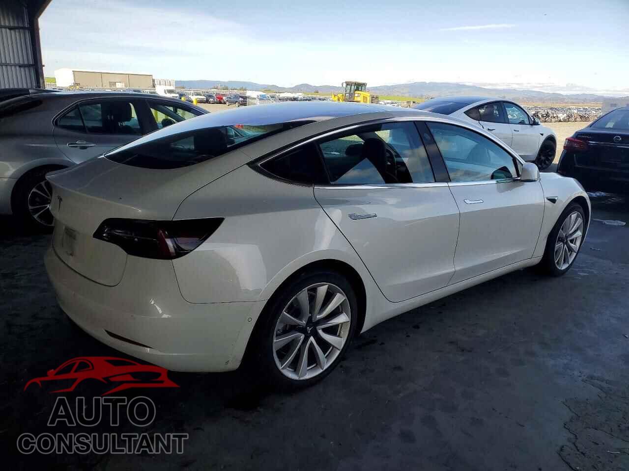 TESLA MODEL 3 2018 - 5YJ3E1EA0JF048591