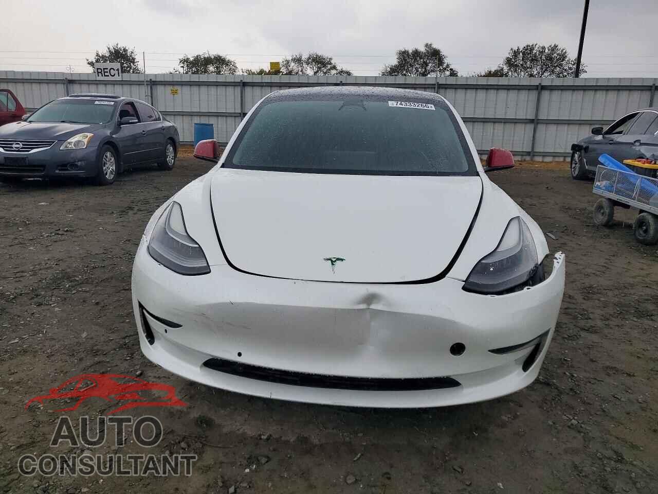 TESLA MODEL 3 2021 - 5YJ3E1EA5MF143698