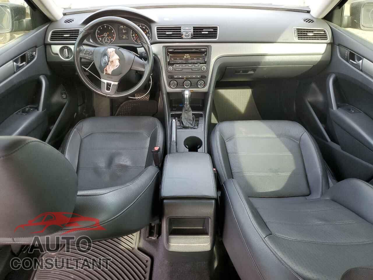 VOLKSWAGEN PASSAT 2014 - 1VWAP7A36EC002100