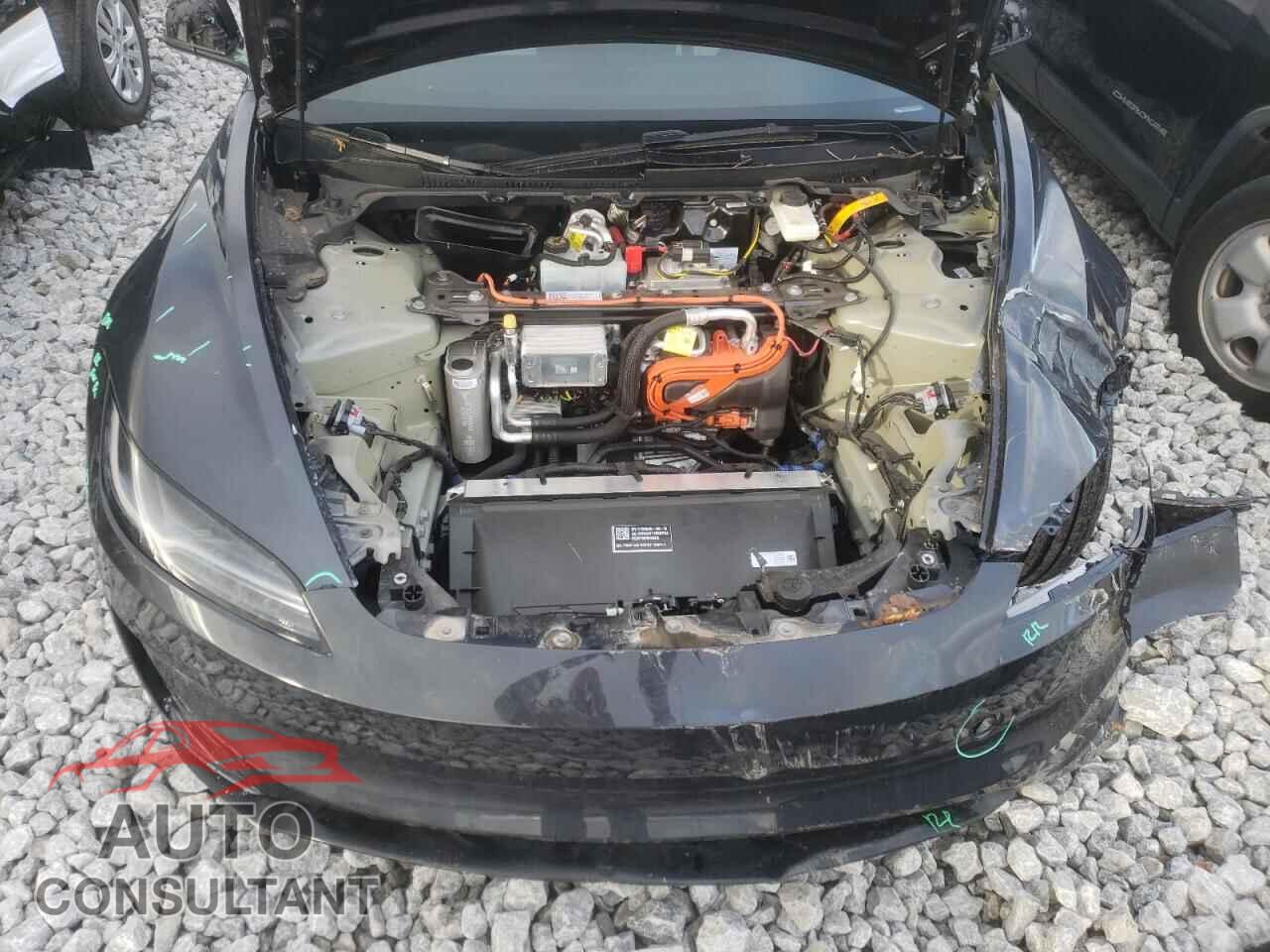 TESLA MODEL 3 2024 - 5YJ3E1ETXRF825582