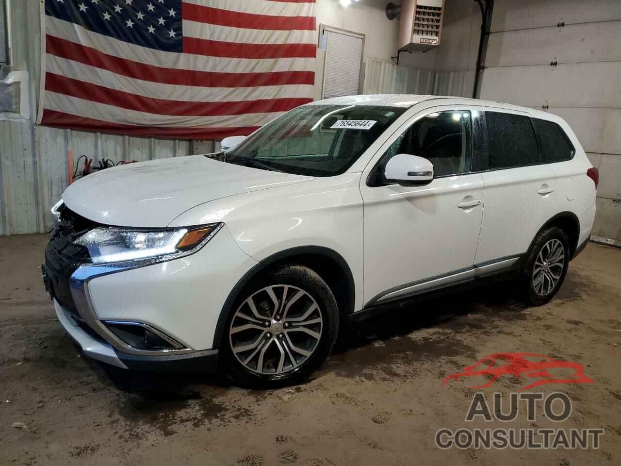 MITSUBISHI OUTLANDER 2018 - JA4AZ3A34JZ005097