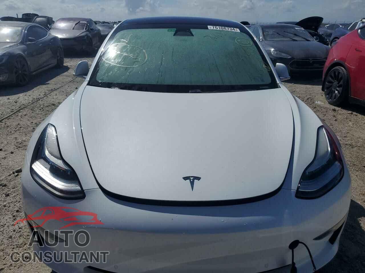 TESLA MODEL 3 2018 - 5YJ3E1EB8JF081850