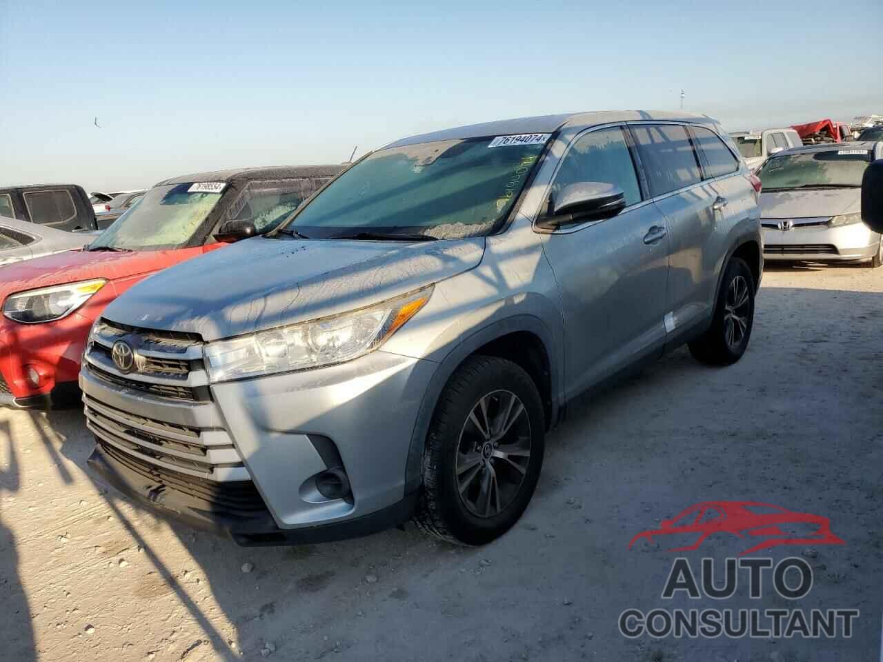 TOYOTA HIGHLANDER 2019 - 5TDZZRFH8KS353357