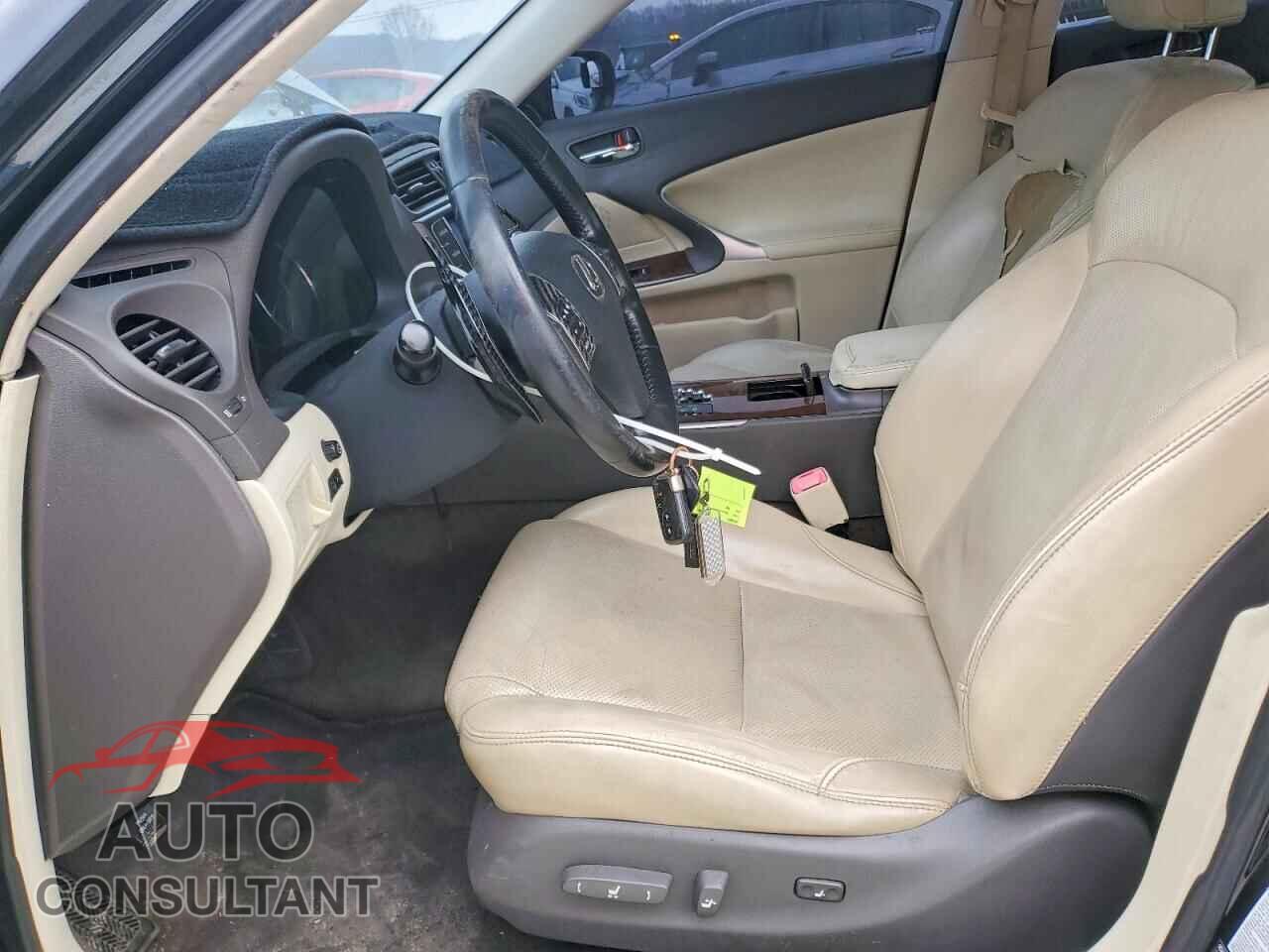 LEXUS IS 2011 - JTHBF5C21B5155243