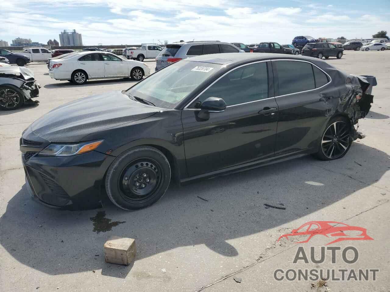 TOYOTA CAMRY 2018 - 4T1B61HK3JU115426