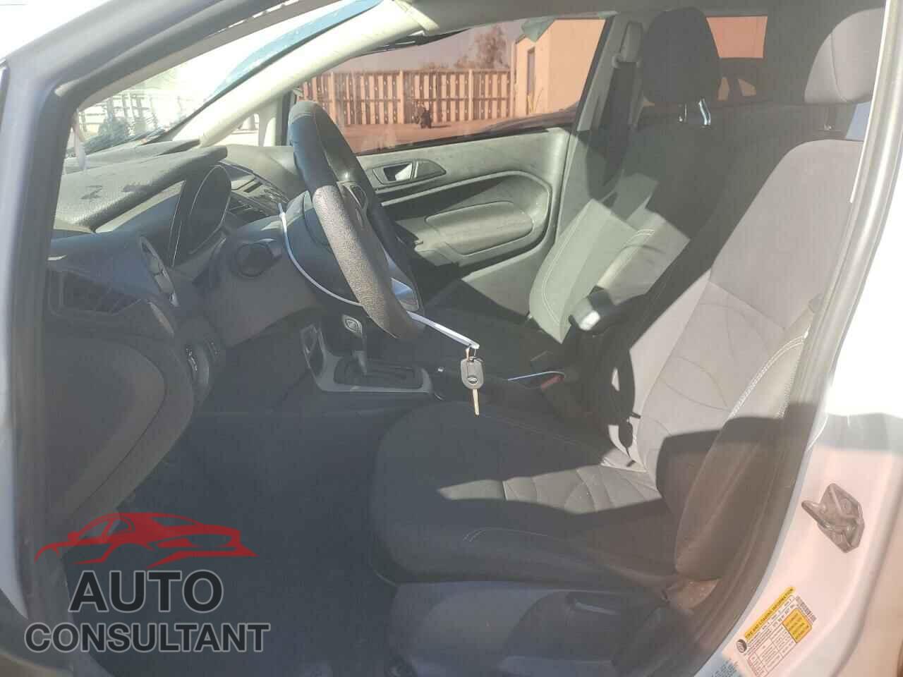 FORD FIESTA 2018 - 3FADP4EJ4JM106915
