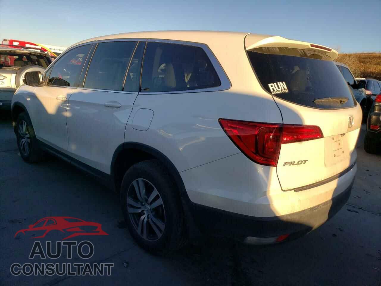 HONDA PILOT 2017 - 5FNYF6H57HB054574