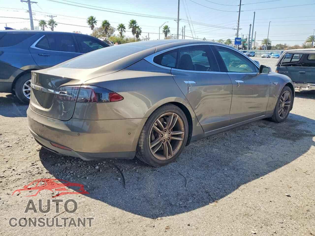 TESLA MODEL S 2015 - 5YJSA1S24FF089186