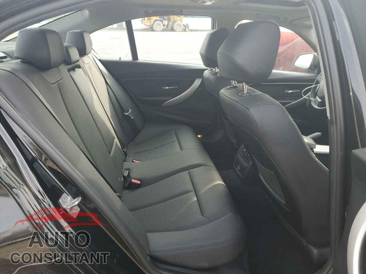 BMW 3 SERIES 2018 - WBA8A3C53JA358646