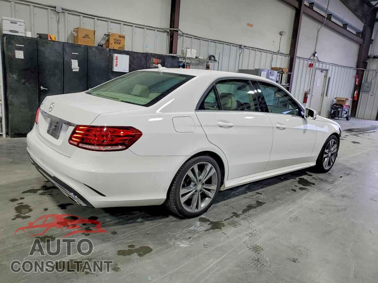 MERCEDES-BENZ E-CLASS 2015 - WDDHF5KB4FB124983