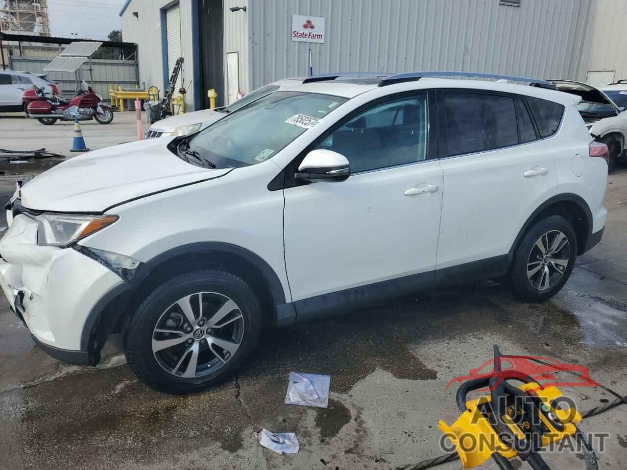 TOYOTA RAV4 2017 - JTMWFREV1HJ713464