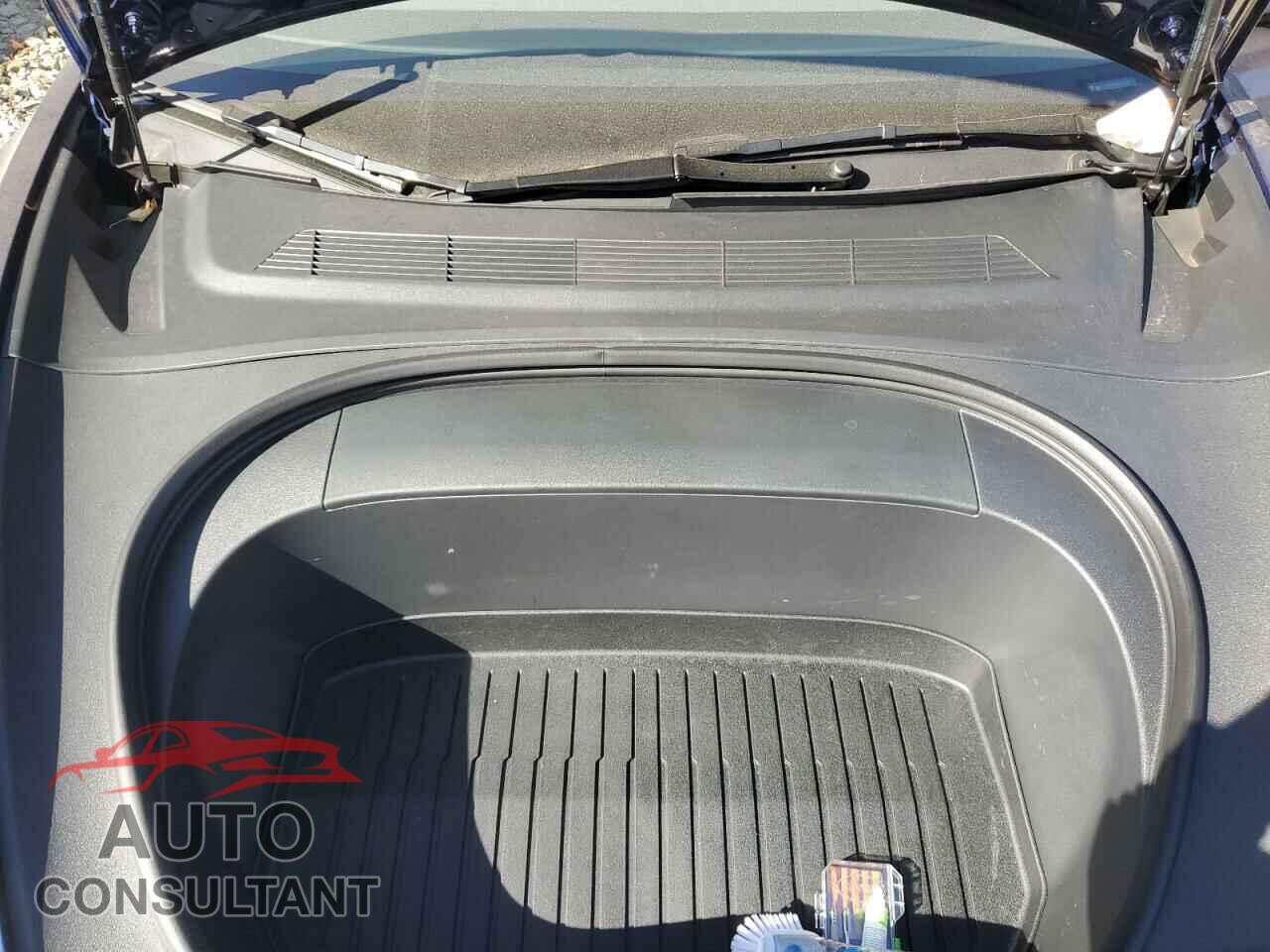 TESLA MODEL 3 2024 - 5YJ3E1EA6RF762687