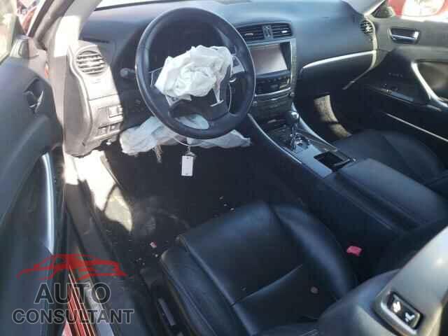 LEXUS IS 2014 - JTHFF2C29E2530950