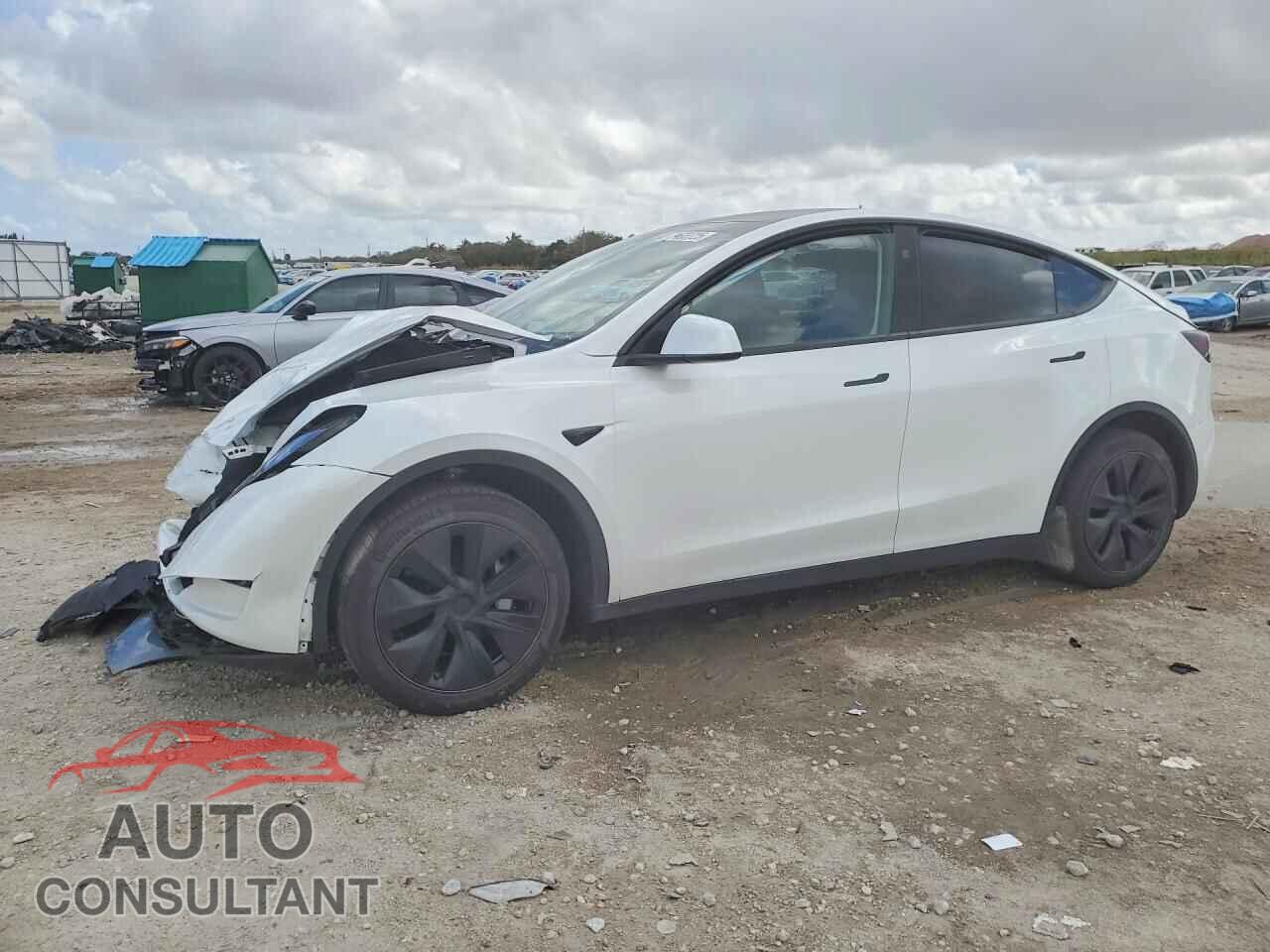 TESLA MODEL Y 2025 - 7SAYGAEEXSF249440