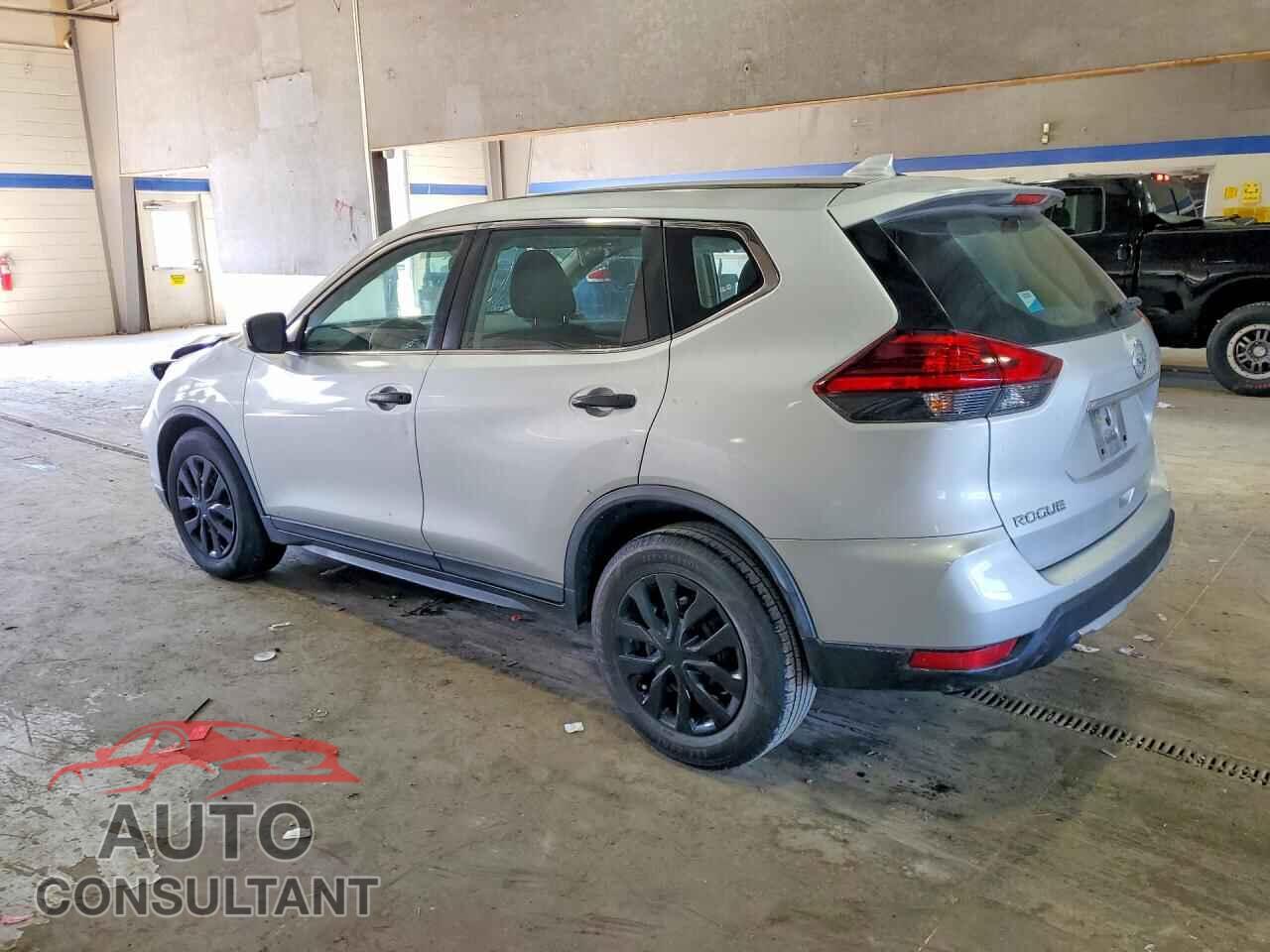 NISSAN ROGUE 2017 - KNMAT2MT1HP574363