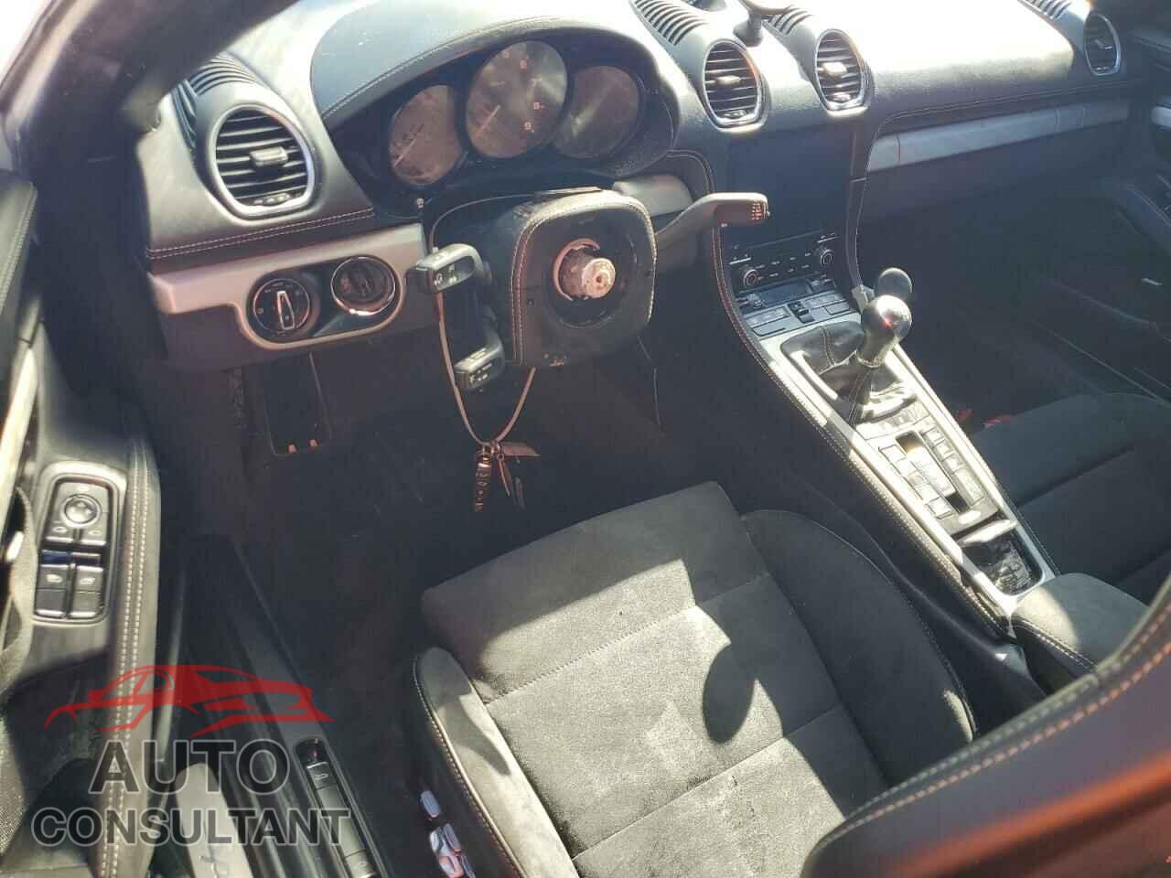 PORSCHE BOXSTER 2020 - WP0CC2A81LS240199
