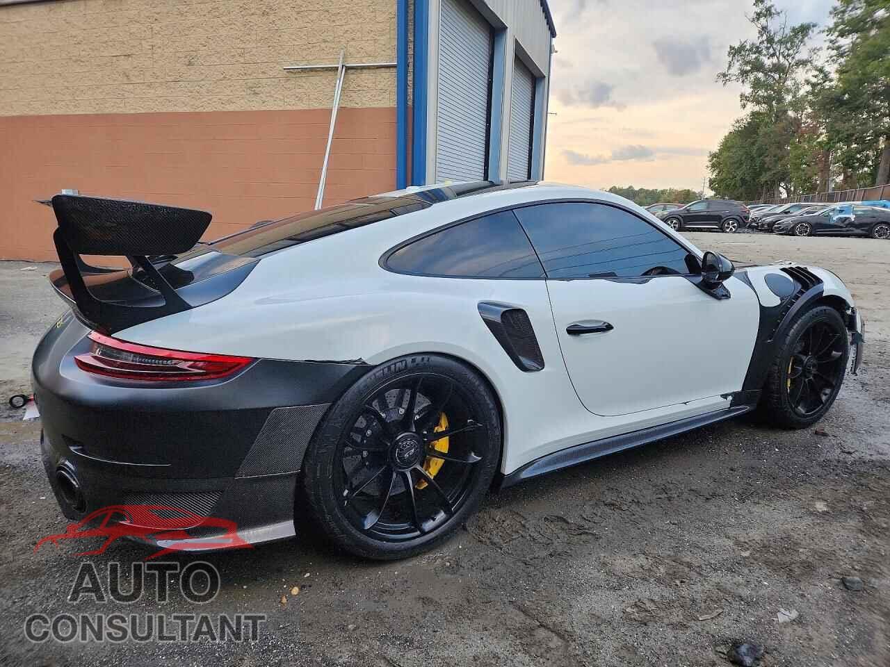 PORSCHE 911 2018 - WP0AE2A95JS185859